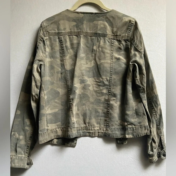 Lucky Brand Camo snap button jacket Sz XS - Picture 2 of 6